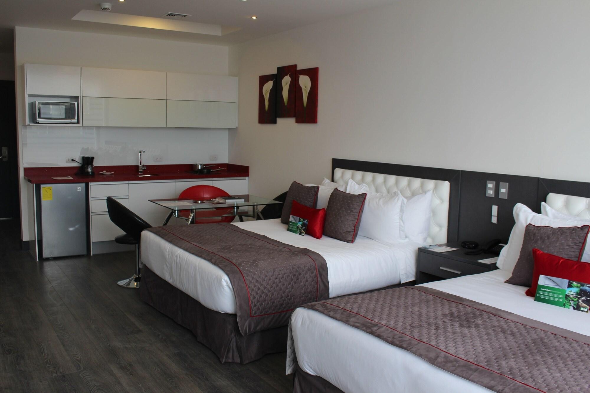 Citimed Hotel Quito Exterior photo